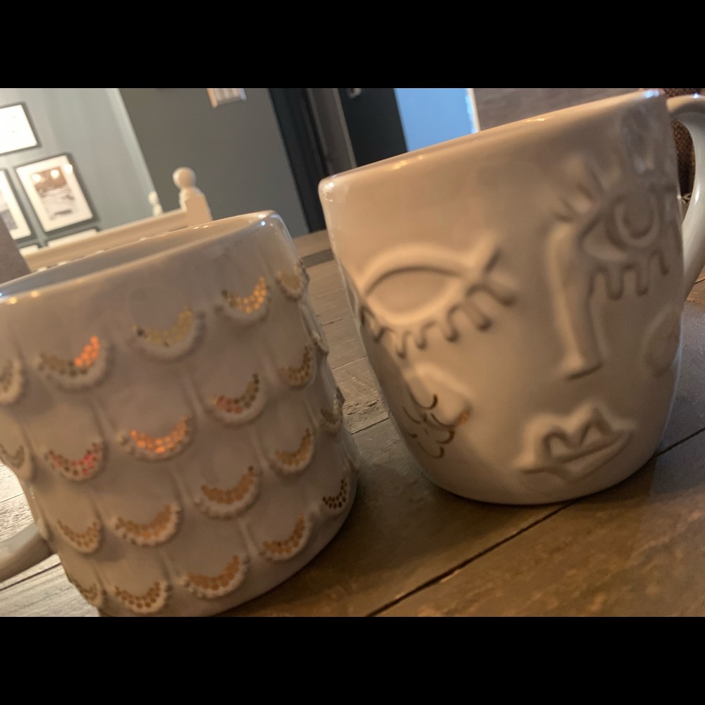 Set of 2 Starbucks Mermaid Mugs!